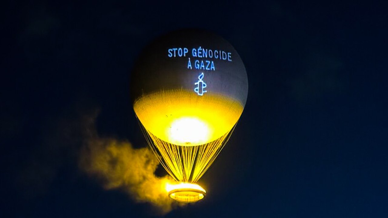 Projection pirate sur la vasque olympique