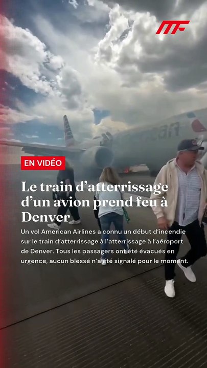 🚨🇺🇸✈️ FLASH – Le train d’atterrissage d’un avion prend feu à Denver Un vol American Airlines a connu un début d’incendie sur le train d’atterrissage à l’atterrissage à l’aéroport de Denver 🔥🛬  👉 Tous les passagers ont été évacués en urgence...