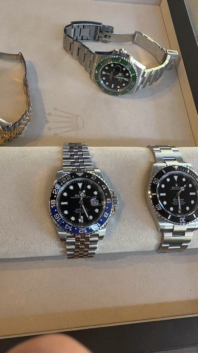 Rencontre spontanée (et gratuite) entre un abonné (marchand) et moi-même lors de mes vacances à #alicante en #espagne / On y découvre des #rolex sympathiques #horlogerie #montres #rolexbrucewayne #submariner