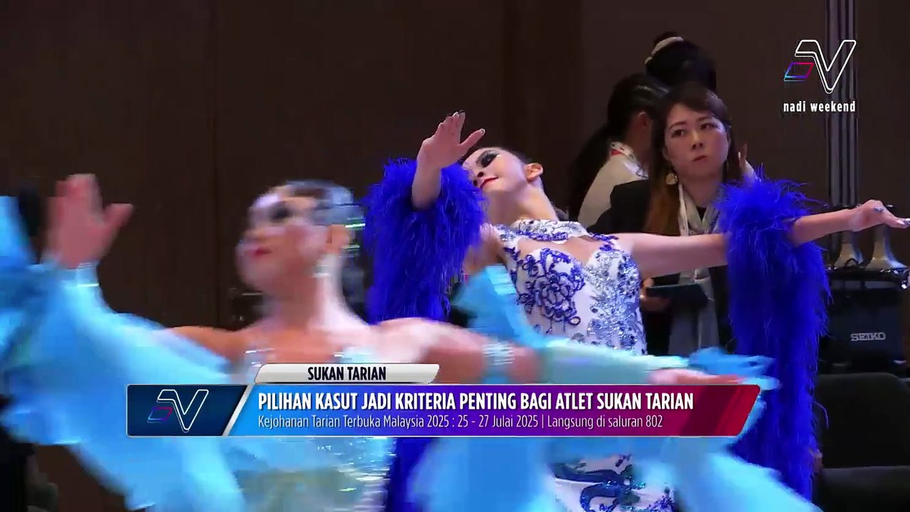 Penggunaan sepatu yang sesuai penting bagi memastikan kesempurnaan dalam tarian