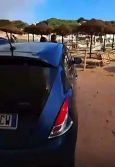 Fiamme a ridosso spiaggia Villasimius, bagnanti in fuga