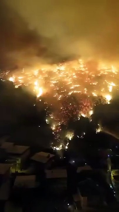 🇹🇷🔥Une vague d’incendies de forêt, attisée par une canicule intense, a fait au moins 10 morts ces derniers jours en Turquie.  À Silopi, un record historique a été atteint vendredi avec 50,5°C, la température la plus élevée jamais enregistrée en Turquie