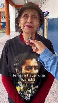 Venezolanos participan en elecciones municipales y consulta popular