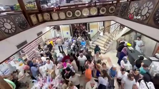 Adım atacak yer kalmadı... Bakın bu izdihamın sebebi neymiş!