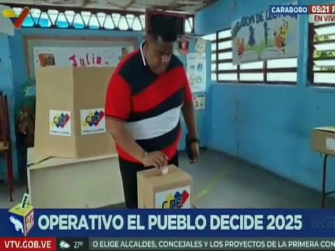 Carabobo | Candidata Dina Castillo ejerce su derecho al voto y llama a la participación democrática