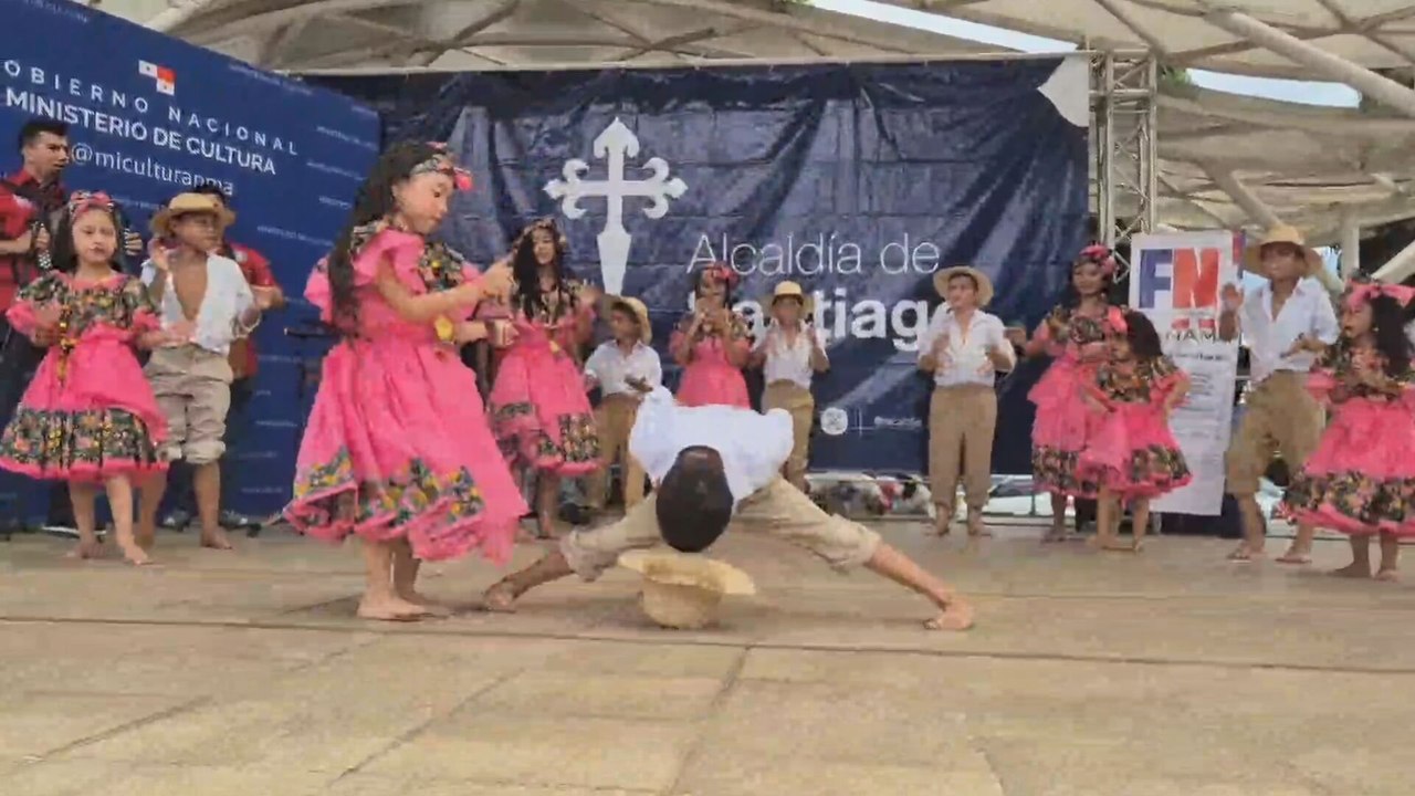 Patronales de Santiago se llenan de tradición darienita con bailes típicos interpretados por niños