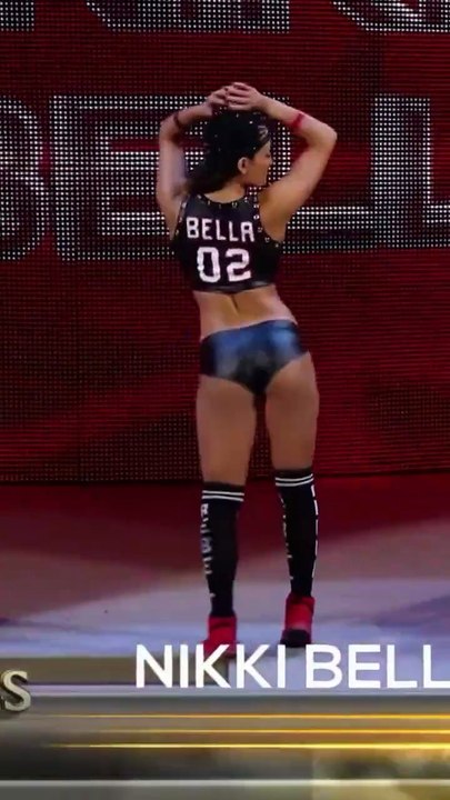 her hips dont lie ‼️#wwe #nikkibella