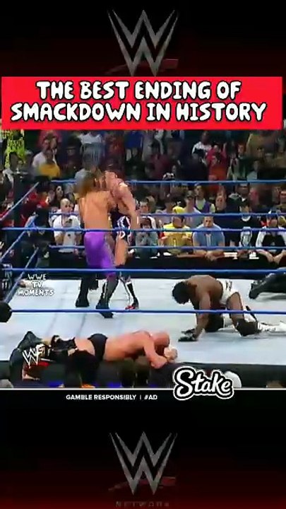 THE BEST ENDING OF SMACKDOWN IN HISTORY ..........Copyright @wwe ....#wwe #wweraw #wwesmackdown