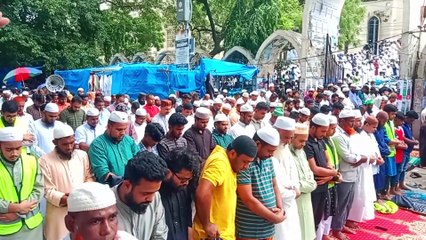 বাংলাদেশের জাতীয় মসজিদ বায়তুল মোকারমে জুম্মার নামাজ আদায়