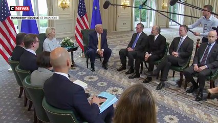 Droits de douane : L'Europe et les Etats-Unis s'accordent sur une taxe à 15 %