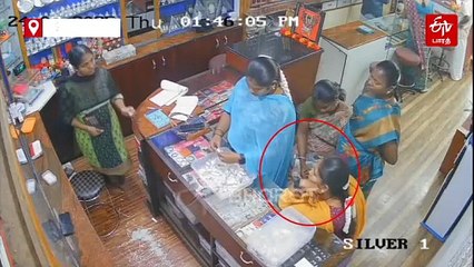 நகை வாங்குவது போல் நடித்து 1 கிலோ வெள்ளி திருட்டு! சிசிடிவி காட்சியால் கைதான 4 பெண்கள்!