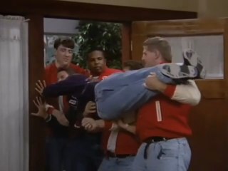 Notre Belle Famille S3E4 : Découvrez les Dernières Événements ! 🎬