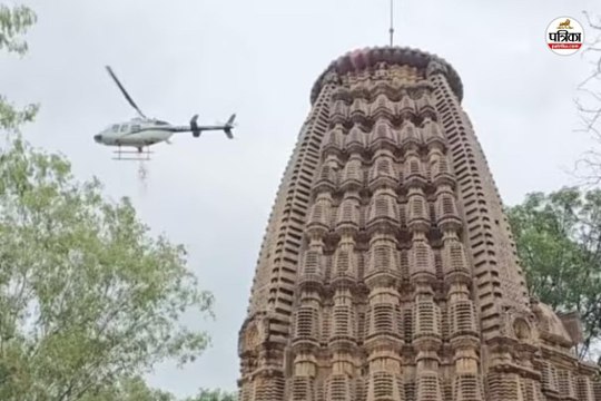 भोरमदेव में CM साय ने कांवड़ियों पर की पुष्पवर्षा