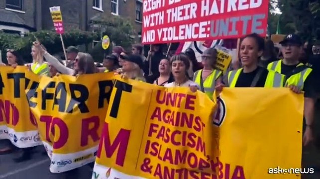 Gb, arresti e tensione tra manifestanti pro e contro l'immigrazione