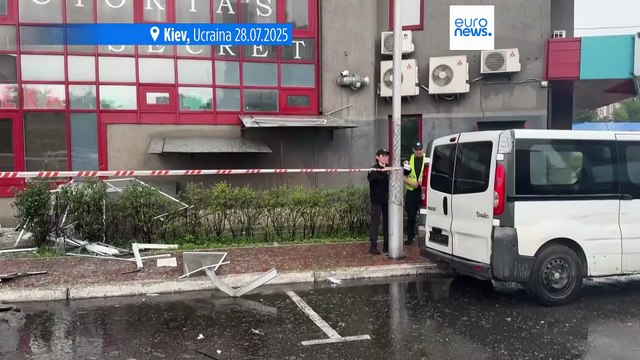 Guerra in Ucraina: oltre 300 droni russi abbattuti, almeno 8 feriti a Kiev