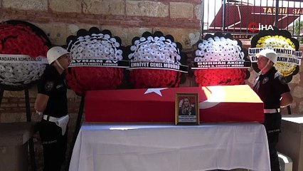 Trafik kazasında hayatını kaybeden komiser son yolculuğuna uğurlandı