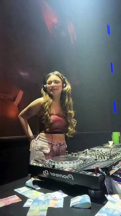 nathalieholscher14 #viralvideo #fypシ゚ #live #liveinstagram #liveig