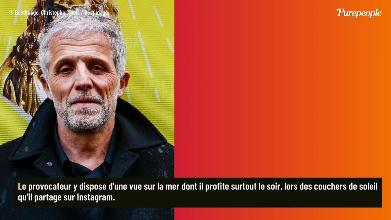 Stéphane Guillon installé dans un petit village en Haute-Corse au panorama sublime