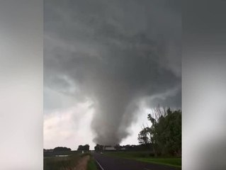 Riesiger Tornado zieht durch die USA: Augenzeugen teilen Aufnahmen