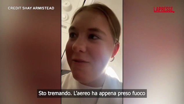 Aereo evacuato in pista a Denver, i passeggeri nel panico: Ha preso fuoco, sto tremando