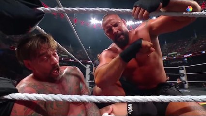 (ITA) CM Punk contro Bron Breakker [Gauntlet Match] + Ritorno di Roman Reigns (WWE RAW 14/07/2025)