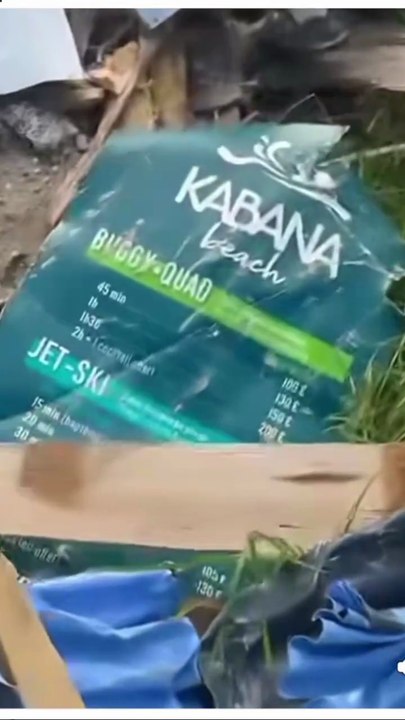 Une petite vidéo pour vous montrer où ils ont déposé les murs du Kabana Beach.