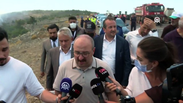 Bursa\'nın vekili Mustafa Varank, Harmancık\'taki yangını bölgesinde