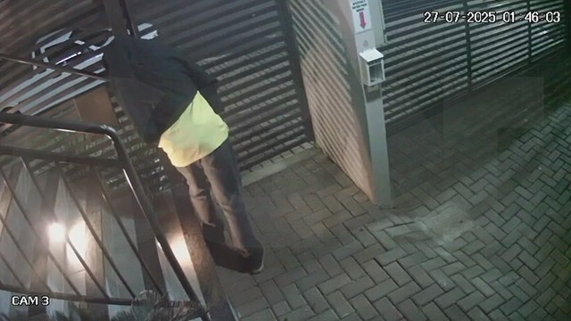 Ladrão invade condomínio no Centro de Cascavel e furta bicicleta e capacete durante a madrugada