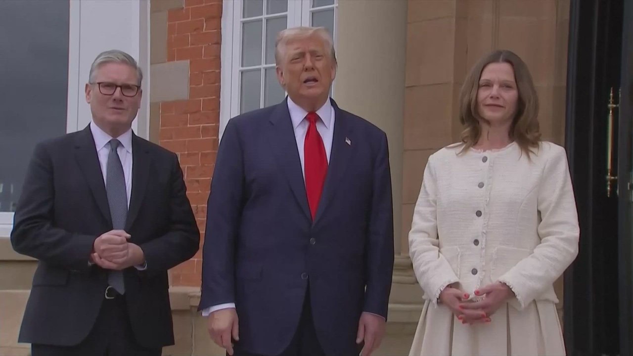 Trump Sparks Laughter With Whiskey Joke About Starmer at Turnberry