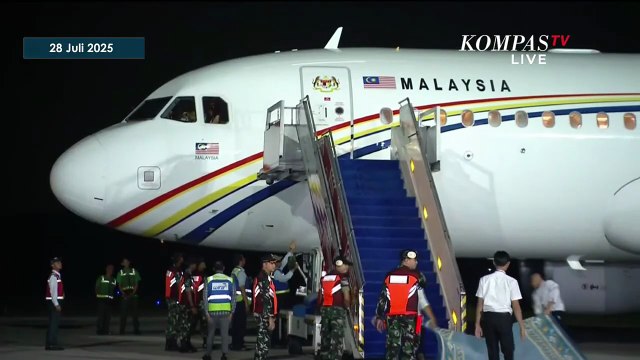 Detik-detik Pesawat PM Malaysia Tiba di Indonesia, Jelang Bertemu Presiden Prabowo