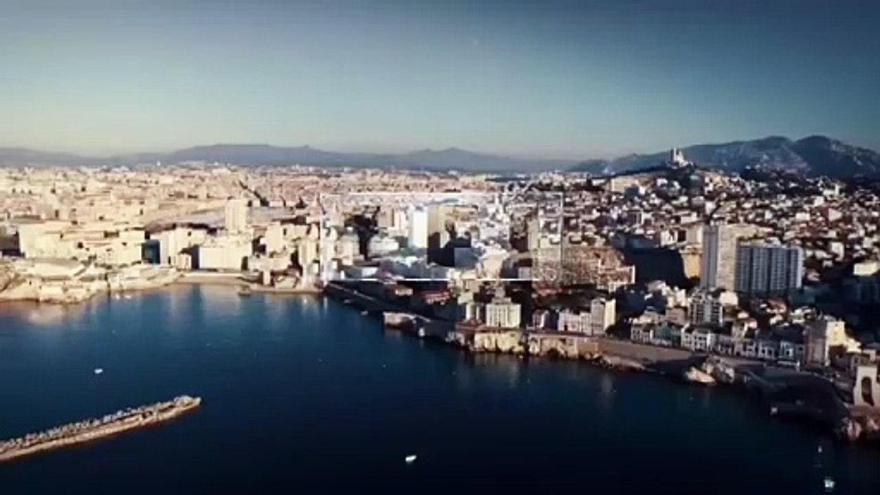 La bande-annonce de l'épisode de "Léo Mattei", dans lequel Karine Ferri fait ses débuts dans la comédie. L'animatrice quitte TF1 pour RMC