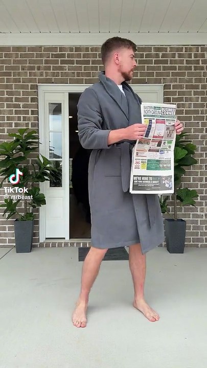 Rober enters in Mr.Beast home.