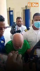 Visiblemente afectado llega Ángel Martínez al Palacio de Justicia