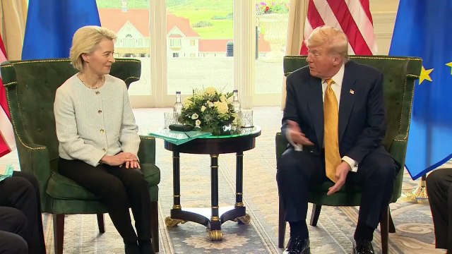 EEUU y la UE evitan una guerra comercial al pactar aranceles del 15 % a productos europeos