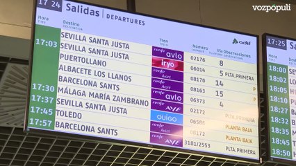 Viajeros denuncian la falta de información en Atocha por los retrasos en la línea Madrid-Andalucía