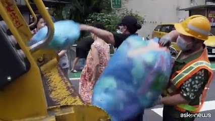 Taiwan, si getta la spazzatura quando arriva il camion con Beethoven