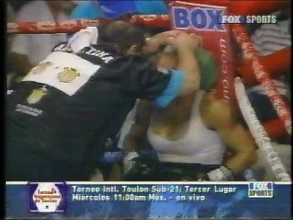 Locomotora Oliveras campeona mundial del peso supergallo del WBC, después de vencer a Jackie Nava