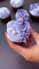 Easy Cupcake Decoration #tastemadeworld #shorts #icing #cupcakeicing #cupcakedesign #cupcakefrosting #food #viralvideo #foryou #reels #exploretheworld #fyp #trending