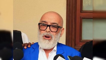 Ángel Martínez arremente contra juez mientras es conducido a tribunal