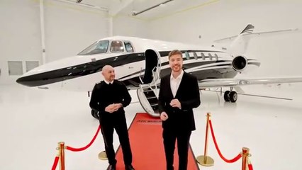 Survive_100_Days_Trapped_In_A_Private_Jet,_Keep_It.