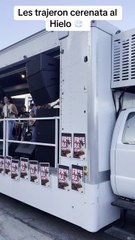 Cantan "serenata" a agentes de ICE en Los Ángeles