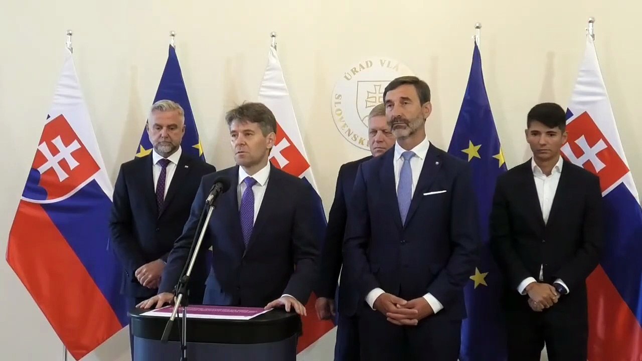 ZÁZNAM: Premiér: Británia platila aktivistov na ovplyvňovanie volieb, chceme vysvetlenie