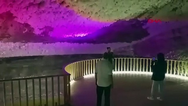 Şİfa kaynağı ve doğal klimalı tuz mağarası turistlerin gözdesi oldu