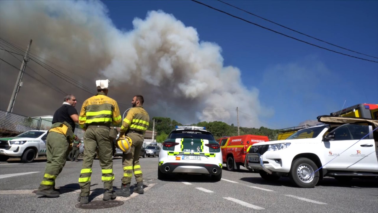 Muere un bombero mientras se dirigía en su día libre al incendio que se propaga por Ávila