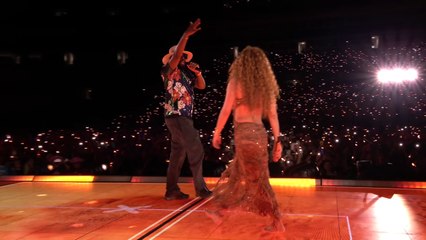 Shakira & Wyclef Jean - Hips Don't Lie (Live from LMYNL World Tour)
