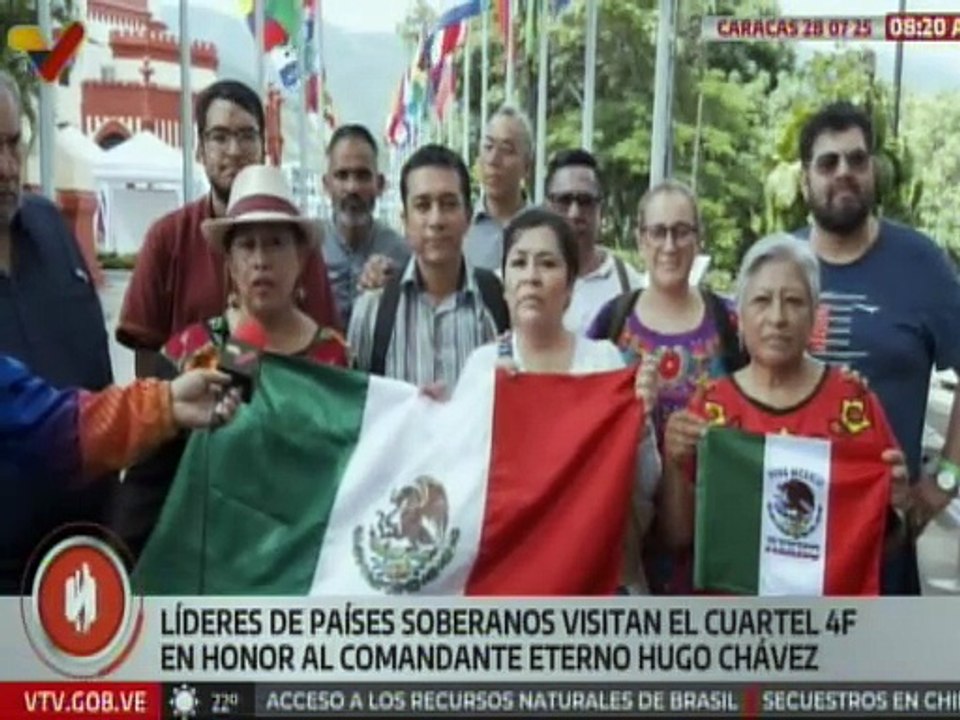 Visitantes internacionales acudieron al Cuartel 4F en homenaje al legado eterno del Cmdte. Chávez