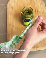 Pesto hugs burrata in the best way 😋✨