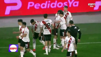 Salas sufrió un esguince de rodilla