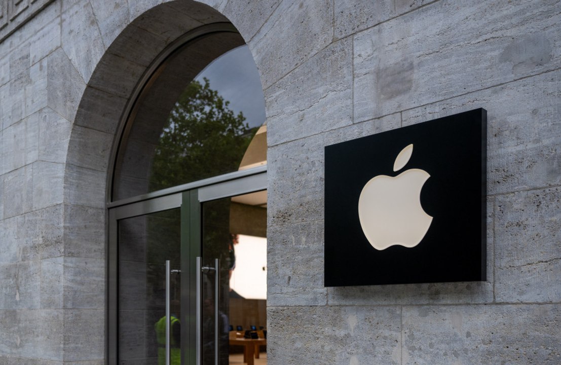 Apple to close store in China for the first time
