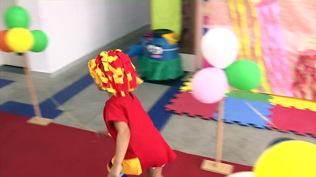 Volta às aulas em São Vicente: Boneca Emília recebe alunos da AMEI